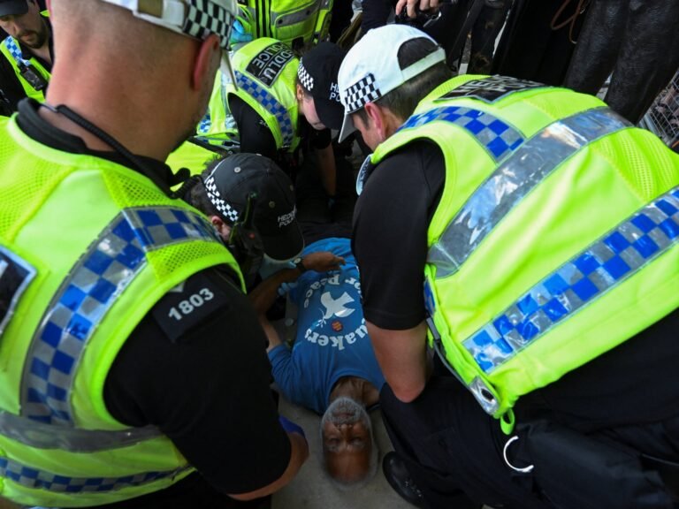 2025 08 09t143130z 1763286587 rc2q3gah551l rtrmadp 3 israel palestinians britain palestine action protest 1754750148.jpg