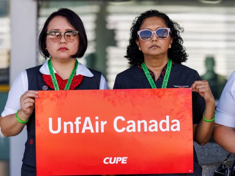 2025 08 11t191805z 1609069770 rc245ga26qz1 rtrmadp 3 air canada labor 1755188395.jpg