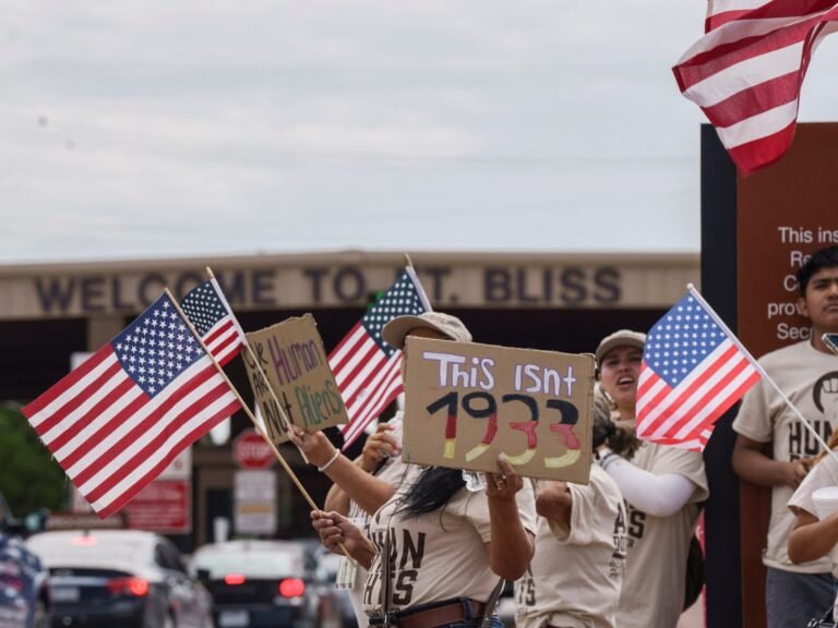 2025 08 17t184329z 1837910382 rc259gavxo5r rtrmadp 3 migration usa texas 1 1755707845.jpg