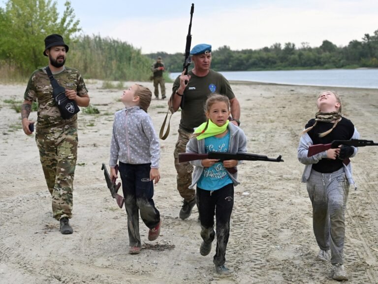 2025 08 22t114839z 660554734 rc2ibgaxaimy rtrmadp 3 ukraine crisis russia cadets 1755907215.jpg