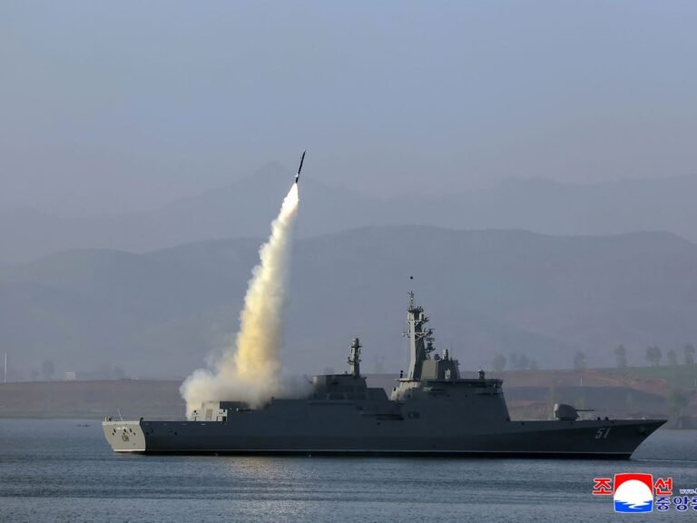 קים ג'ונג און מתחייב להאיץ את ההצטברות הגרעינית מעל תרגילי קוריאה בארה"ב-דרום | חדשות נשק גרעיני Afp 20250430 43yt663 v1 highres nkoreamilitarynavynuclear 1749176577.jpg