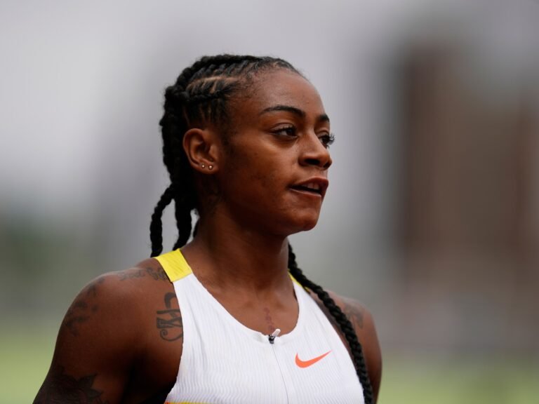 הספרינטר ריצ'רדסון מתנצל תוך כדי טיפול במעצר אלימות במשפחה | חדשות אתלטיקה Ap25215711279114 1755065438.jpg