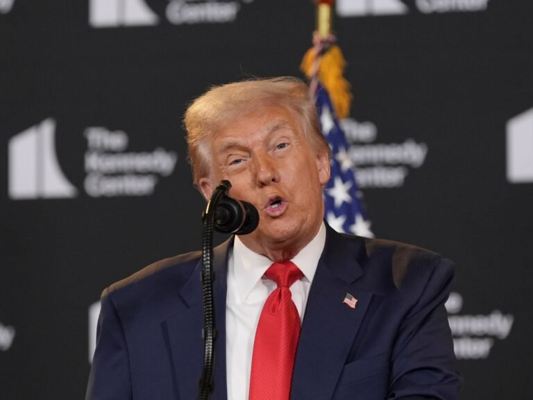 דונלד טראמפ שמות את נשיקה, סילבסטר סטאלון כמרכז קנדי מכבד את בחירות | חדשות דונלד טראמפ Ap25225570684494 1755100893.jpg