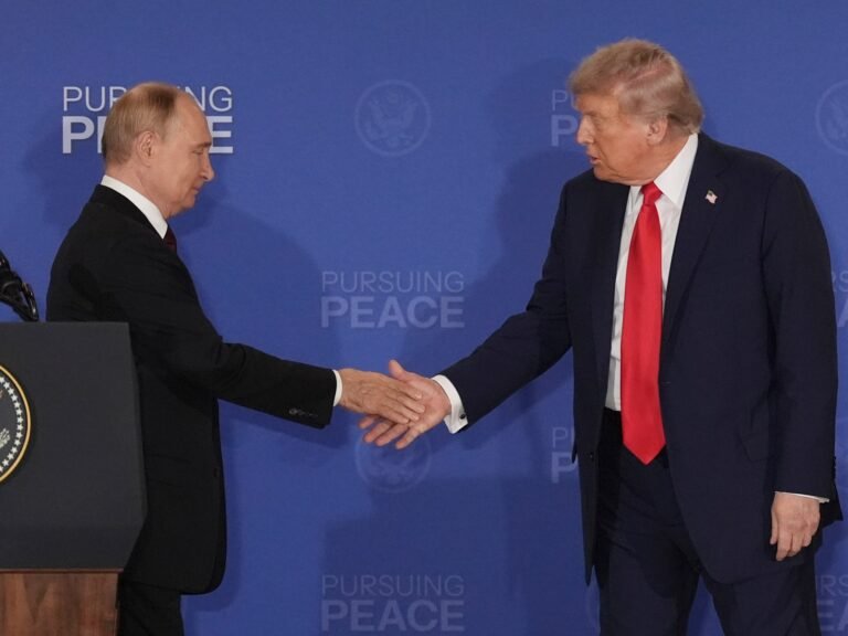 'האכלת נרקיסיסט:' אוקראינה משקפת את פסגת טראמפ-פוטין | חדשות מלחמת רוסיה-אוקראינה Ap25227850089586 1755337235.jpg