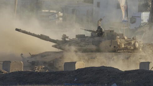 Israeli tanks enter Gaza City outskirts amid reports Hamas accepted ceasefire proposa Bkad6qb00lx 0 312 3000 1689 0 large.jpg