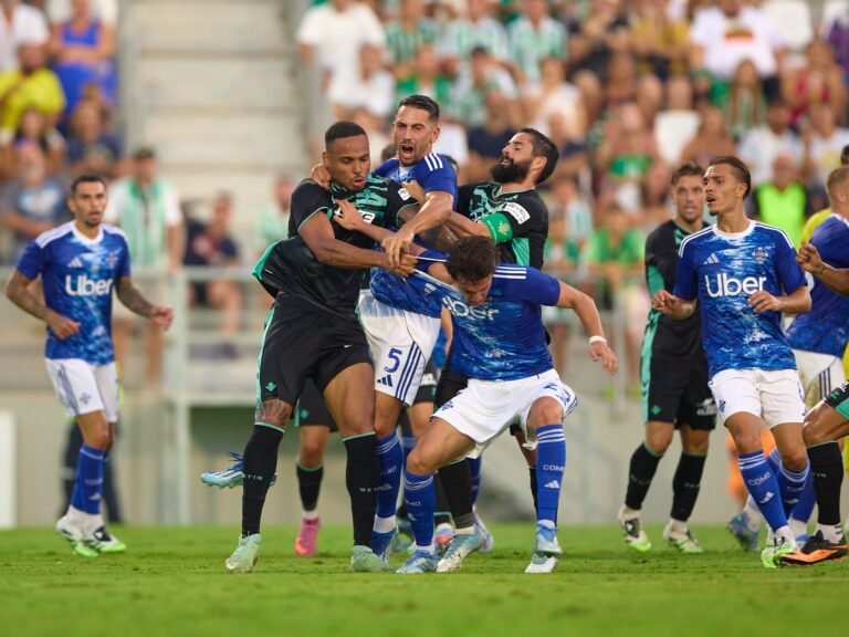 הקומו של פברגאס והטייס של פלגריני היו מעורבים באגרוף | חדשות כדורגל Gettyimages 2228895014 1754566180.jpg