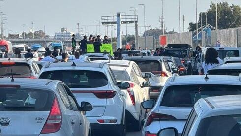 Ultra-Orthodox protesters block major Israeli highways over army draft arrests Skxmrqv7ygl 1 504 720 406 0 large.jpg
