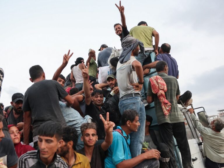 לפחות 20 פלסטינים נהרגו לאחר שמשאית הסיוע מתהפכת במרכז עזה | חדשות סכסוך ישראל-פלסטין Afp 6892fe9e6898 1754463902.jpg