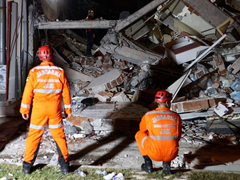 עוצמה 6.1 רעידת אדמה פוגעת בטורקייה המערבית, הריגה אחת | חדשות רעידות אדמה Reuters 68998d31 1754893617.jpg